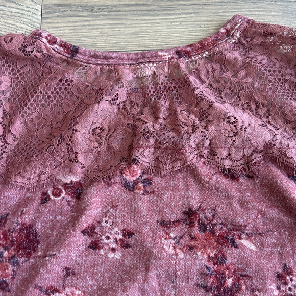 Rewind Floral Lace Trimmed Women's Sweater - Picture 7 of 7